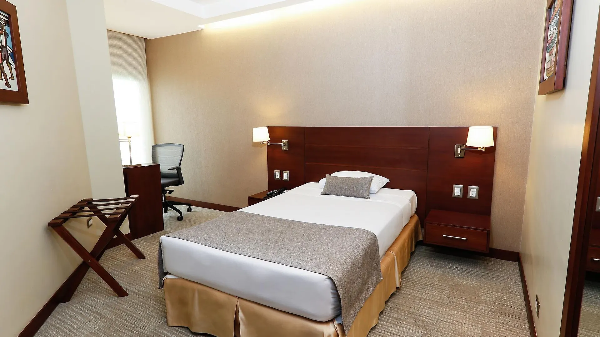 Hotel Continental Guayaquil 4*,